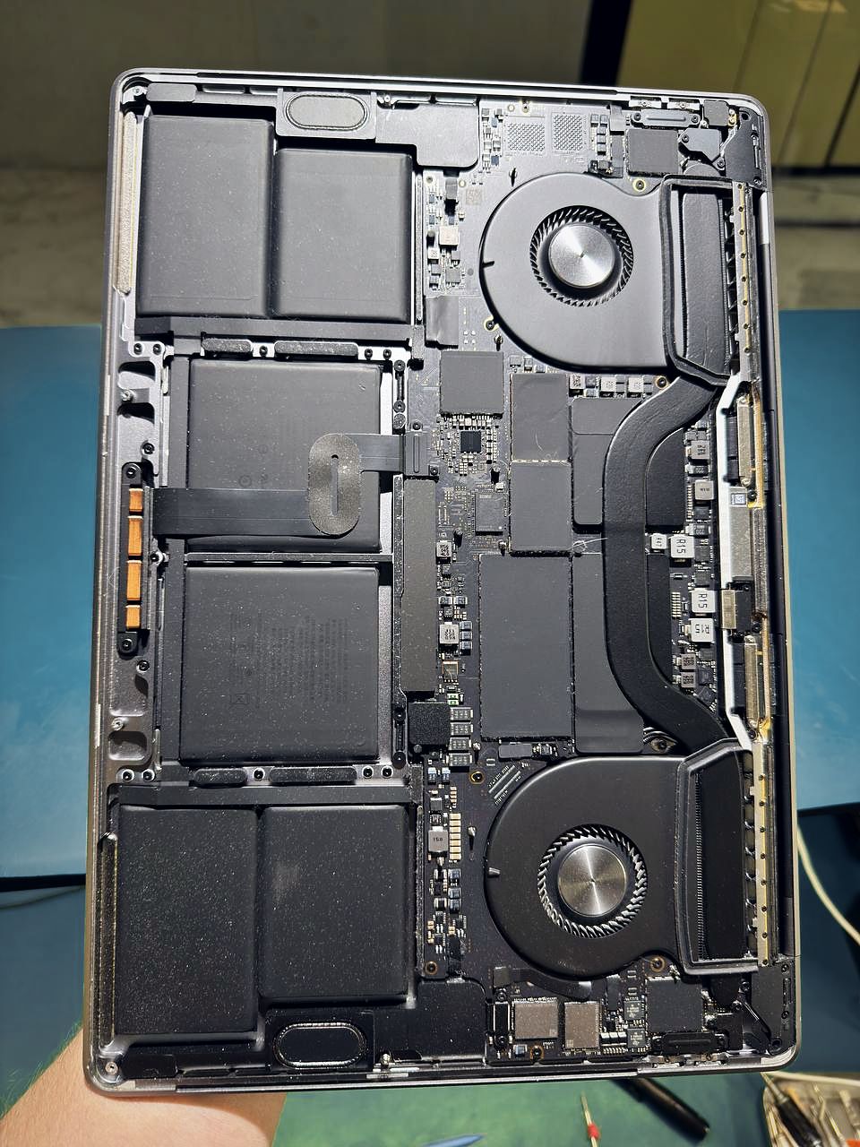 Ремонт MacBook в мастерской Apple Duma